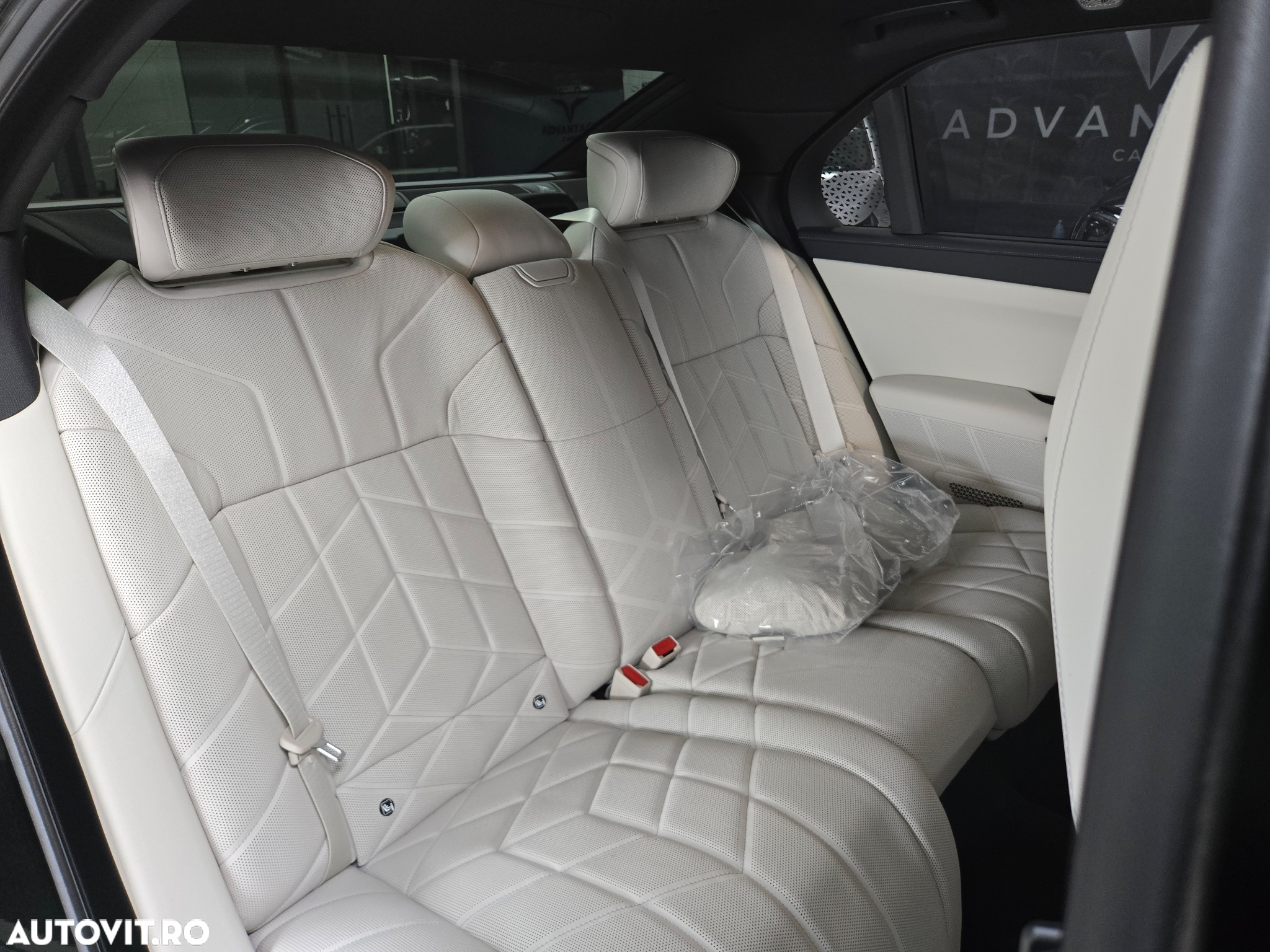 BMW Seria 7 740d xDrive MHEV - 14