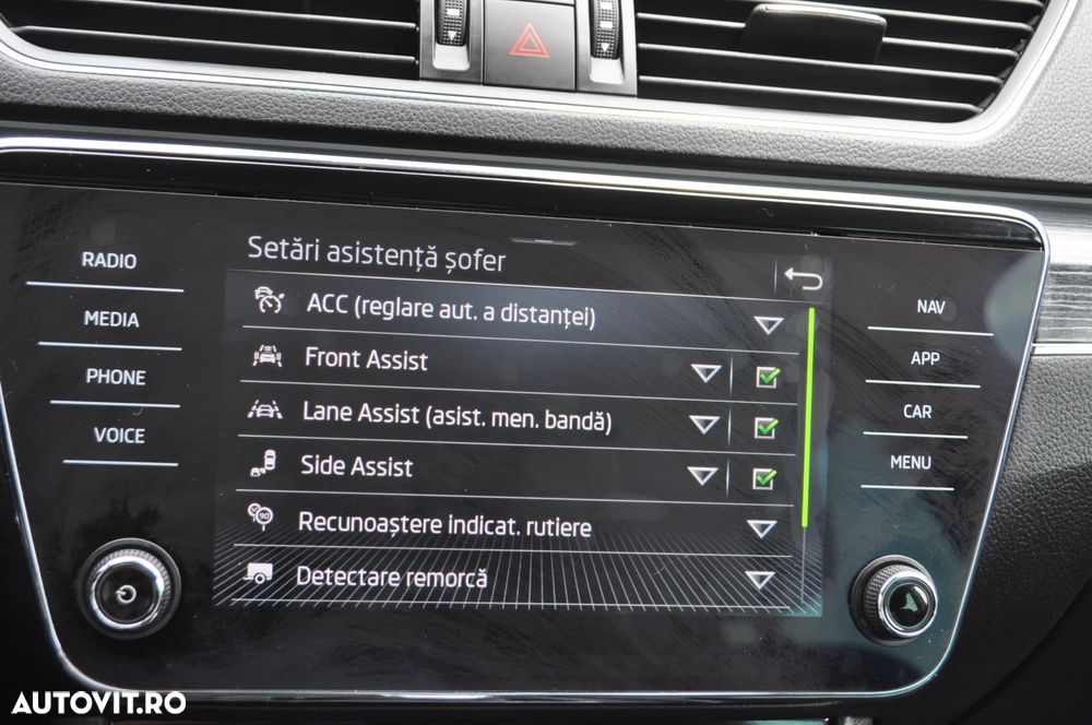 Skoda Superb 2.0 TDI DSG Style - 38