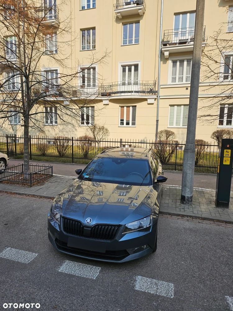 Skoda Superb 2.0 TDI SCR 4x4 Sportline DSG - 2