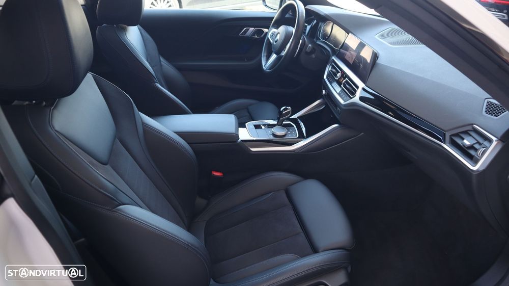 BMW M240i xDrive Auto - 29