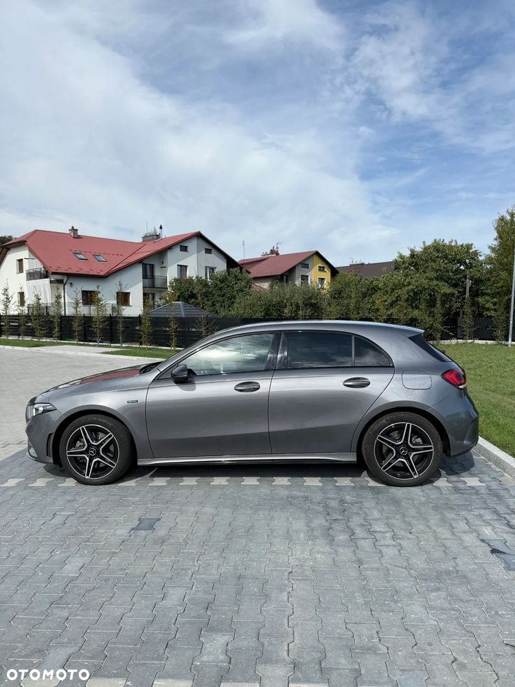 Mercedes-Benz Klasa A 250 e PHEV AMG Line 8G-DCT - 3