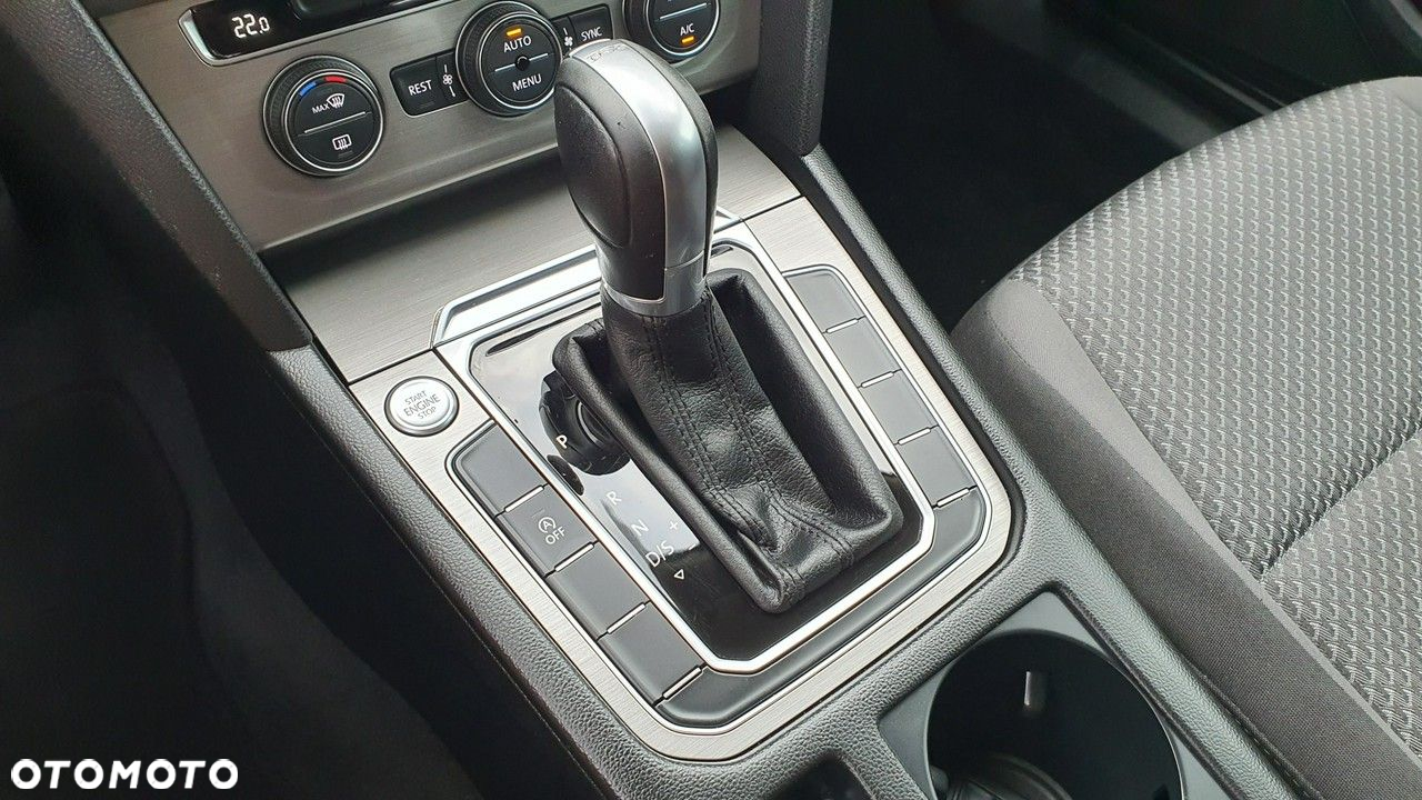 Volkswagen Passat Variant 2.0 TDI DSG (BlueMotion Technology) Trendline - 25