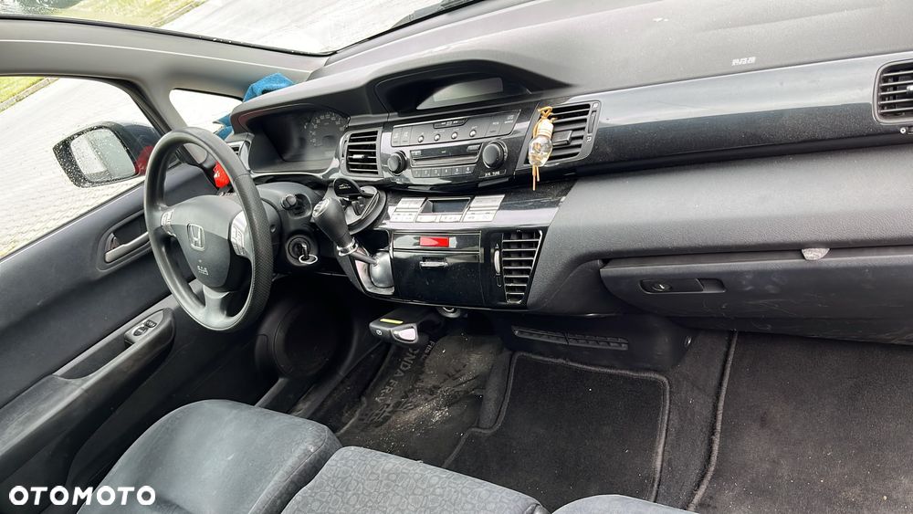 Honda FR-V - 11