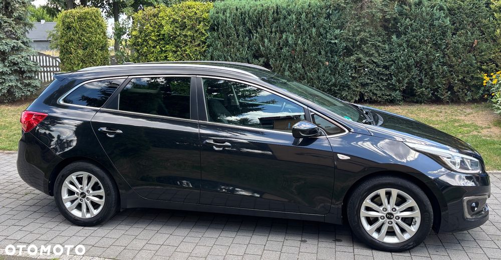 Kia Ceed 1.6 CRDi 136 ISG Dream-Team Edition - 23