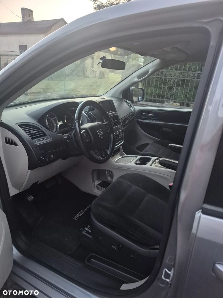 Dodge Grand Caravan 3.6 R/T - 22