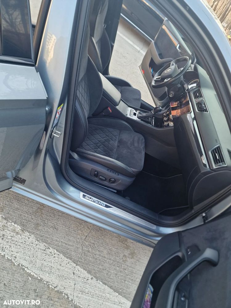Skoda Superb 2.0 TDI DSG 4X4 Sportline - 12