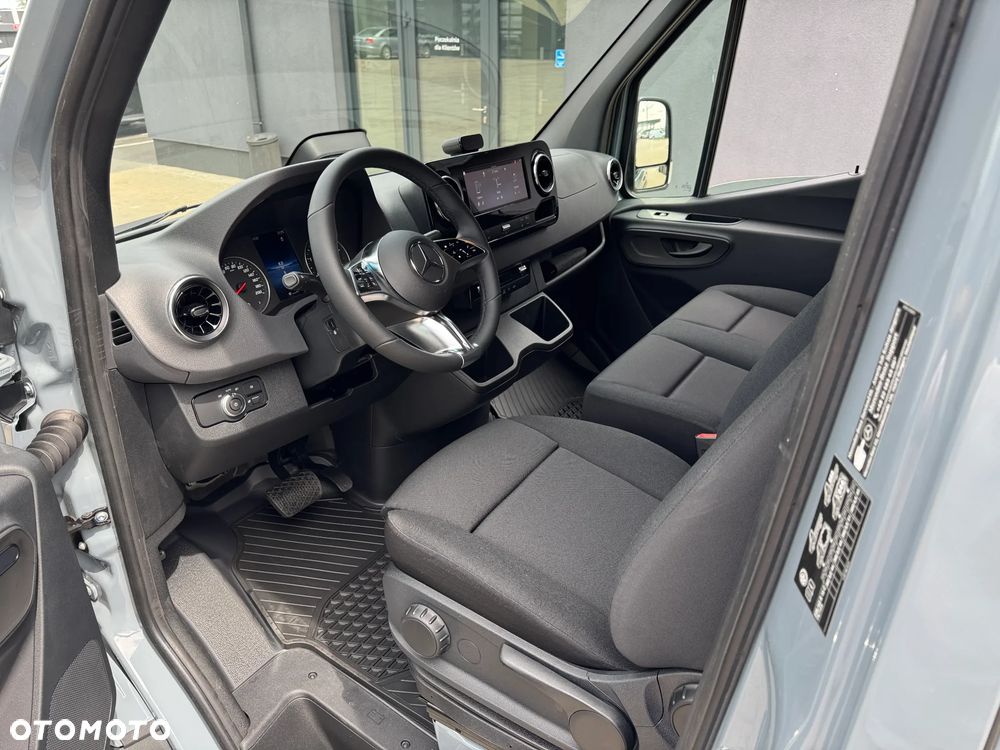 Mercedes-Benz Sprinter - 15