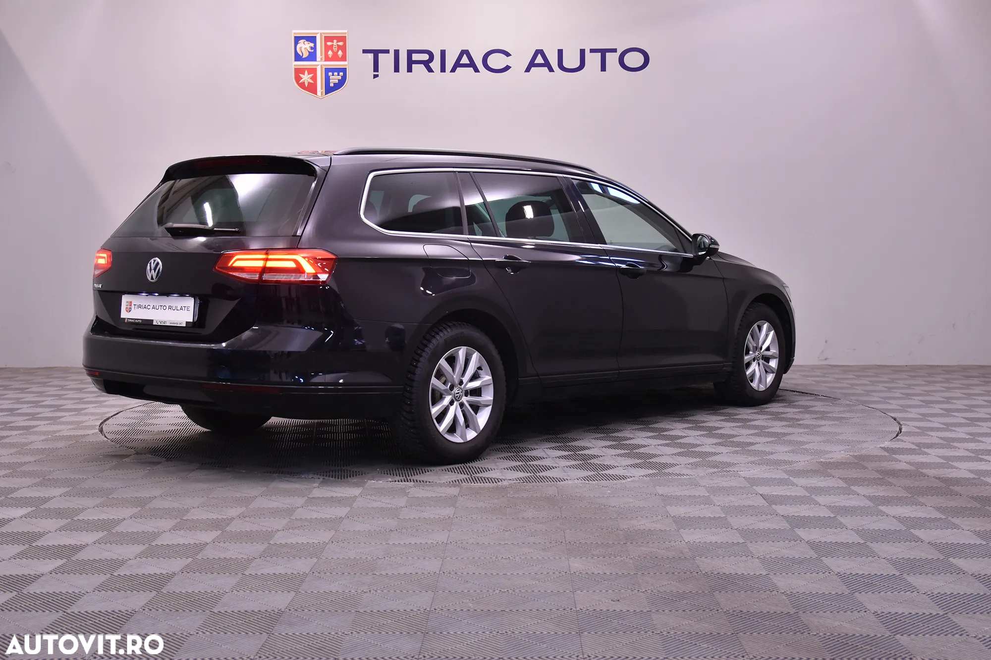 Volkswagen Passat - 5