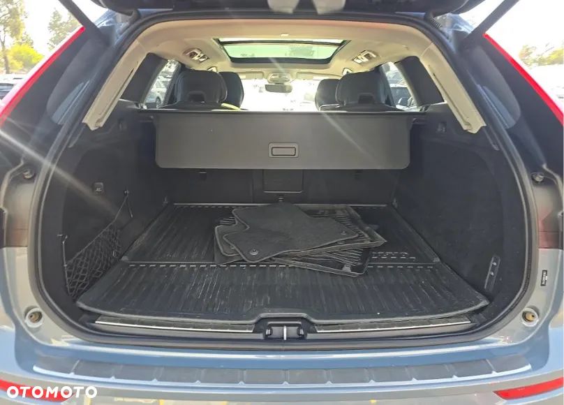 Volvo XC 60 B5 B AWD Ultimate Dark - 12