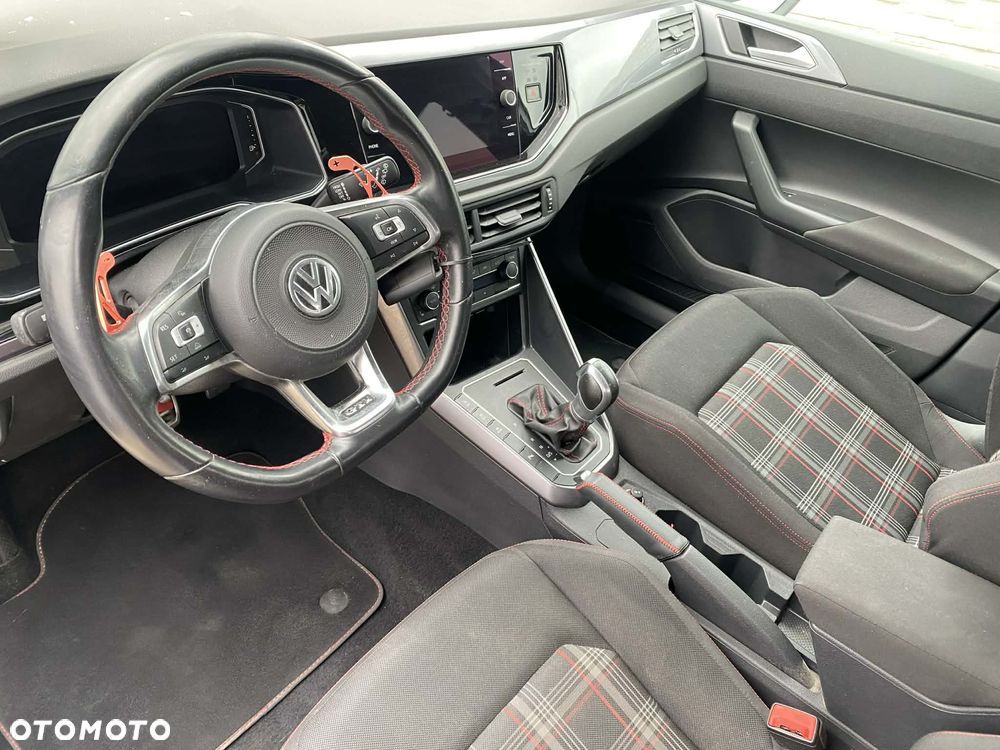 Volkswagen Polo 2.0 TSI DSG GTI - 8