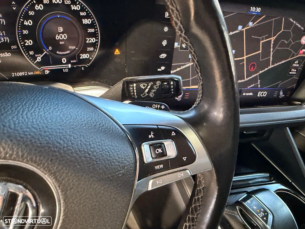 VW Touareg 3.0 TDI V6 R-Line - 24