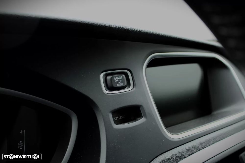 Volvo V40 1.6 D2 Momentum Eco - 22