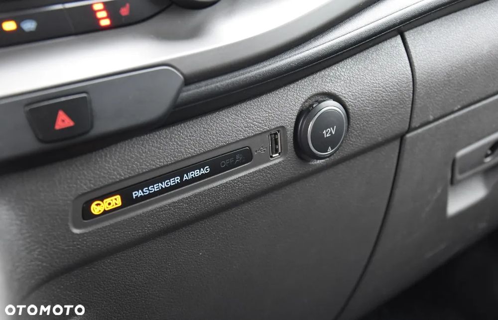 Ford TRANSIT CUSTOM 320 L2H1 - 32