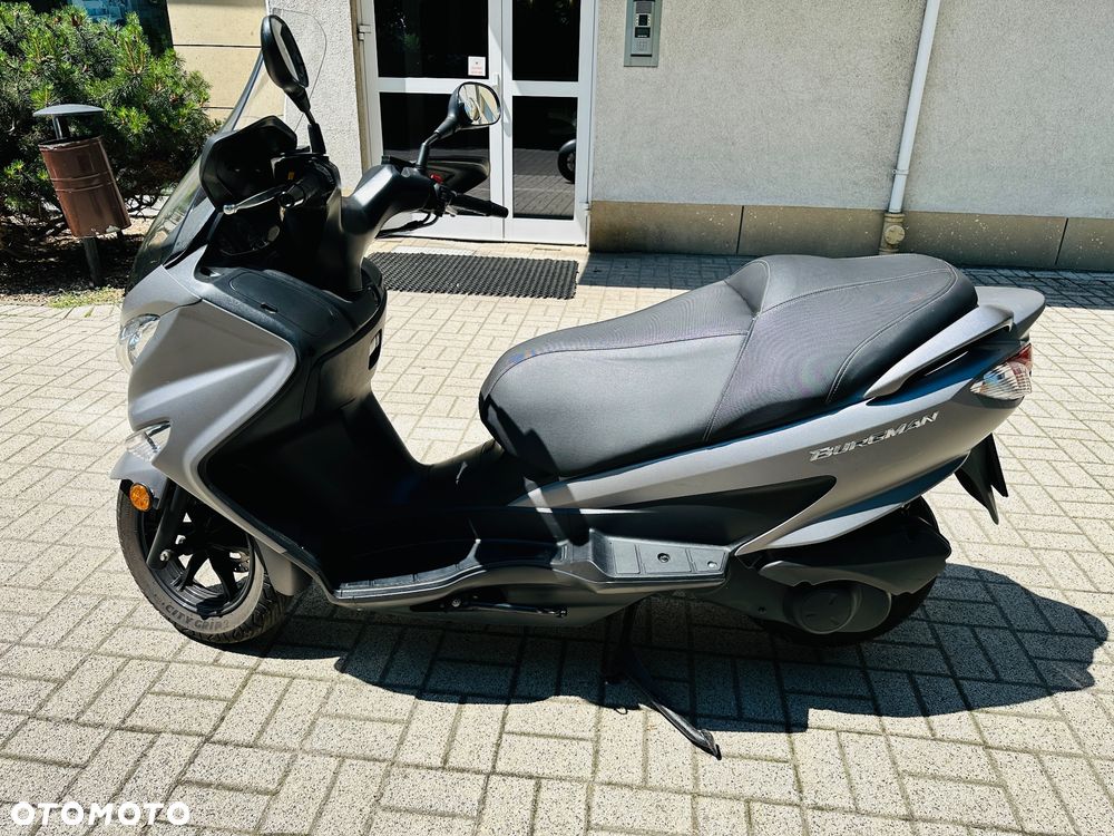Suzuki Burgman - 10