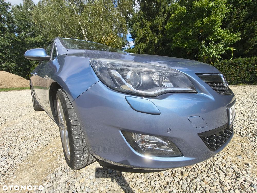 Opel Astra 1.6 Turbo Cosmo - 17