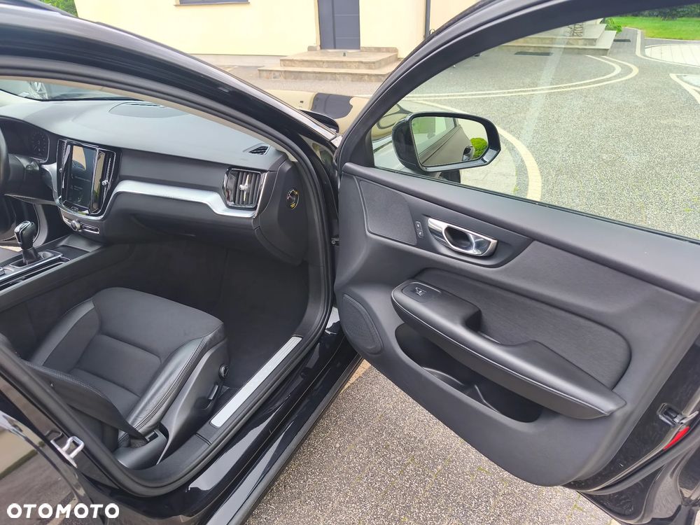 Volvo V60 D3 Momentum Core - 20
