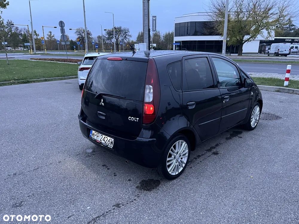 Mitsubishi Colt - 4