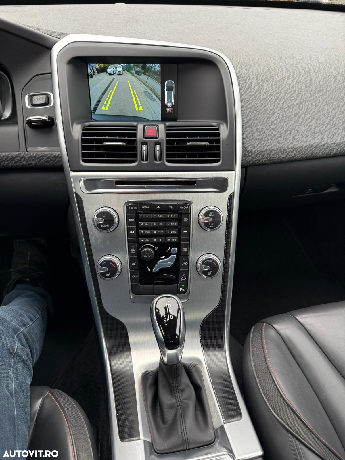 Volvo XC 60 D4AWD Ocean Race - 10