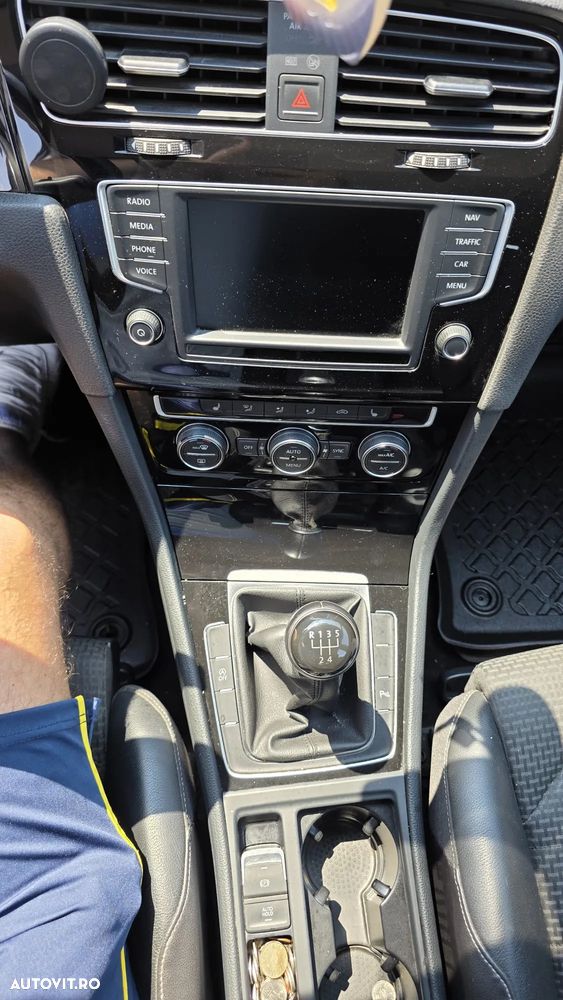 Volkswagen Golf 1.6 TDI BMT Highline - 13