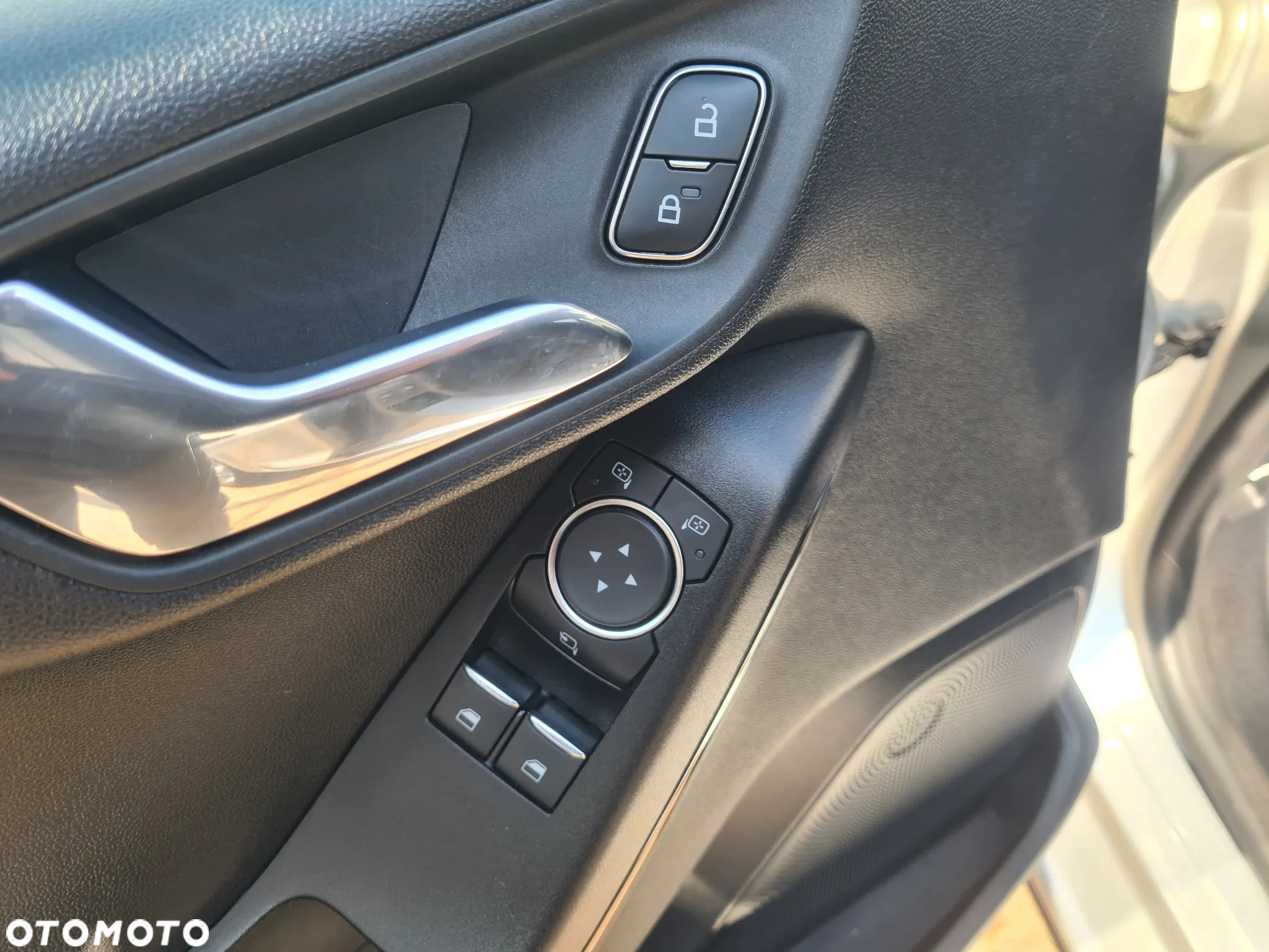 Ford Fiesta 1.0 EcoBoost Champions Edition - 13