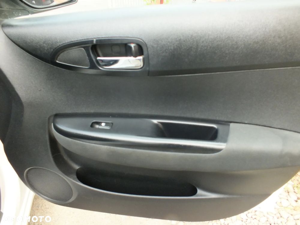 Hyundai i20 - 24