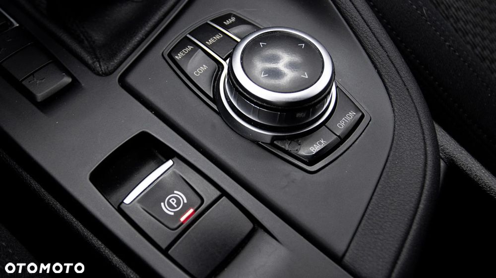 BMW X1 sDrive18i - 17