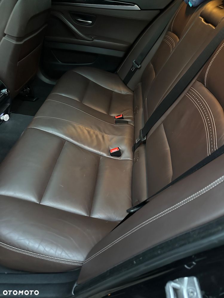 BMW Seria 5 525d xDrive Luxury Line - 11