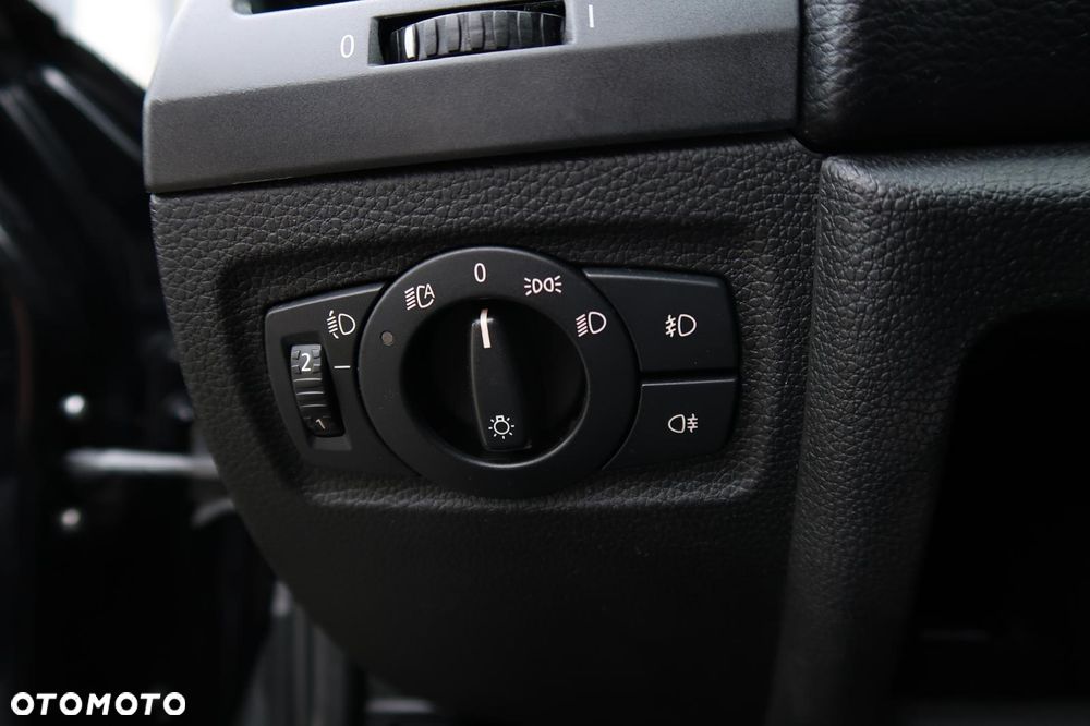 BMW Seria 1 - 30