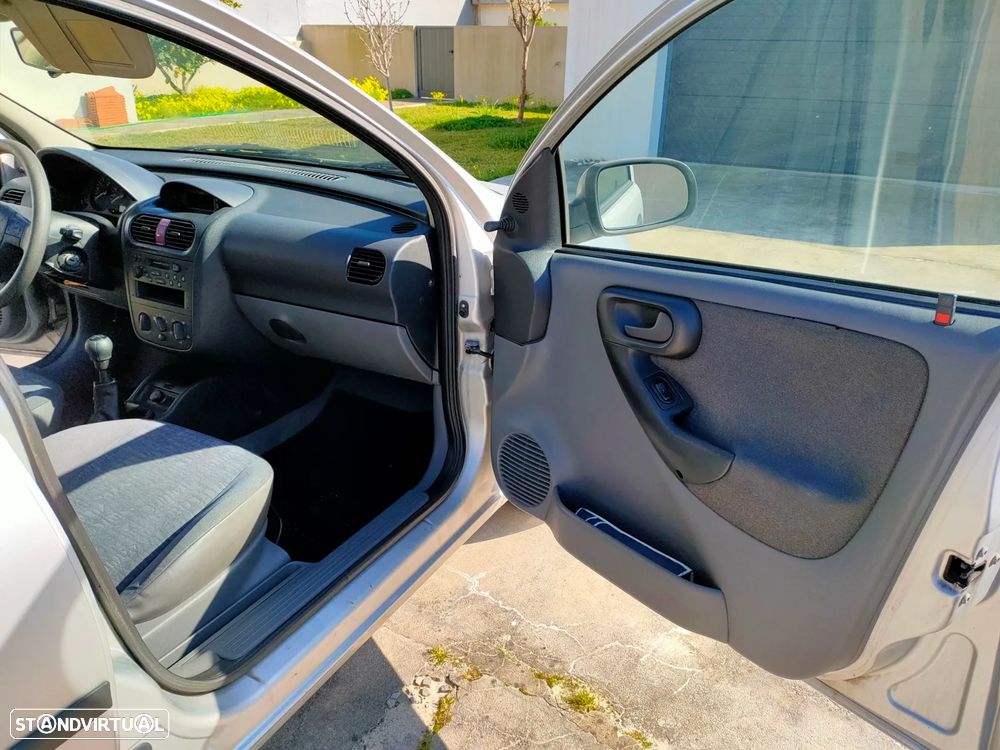 Opel Corsa 1.2 16V Confort - 11