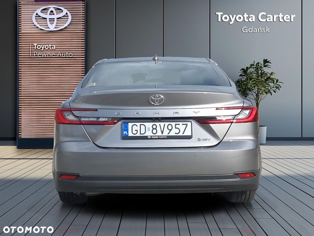 Toyota Camry - 5