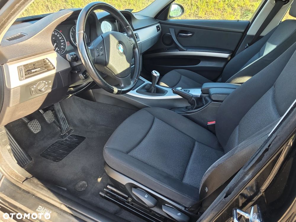 BMW Seria 3 320i - 8