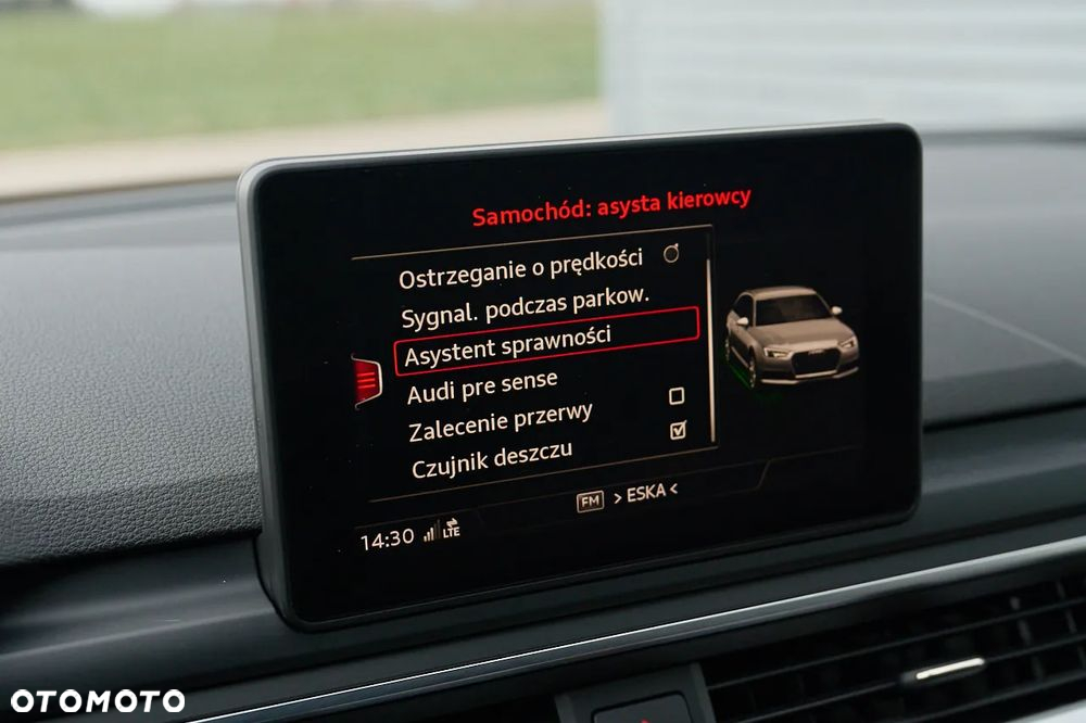 Audi A4 2.0 TDI Design S tronic - 36