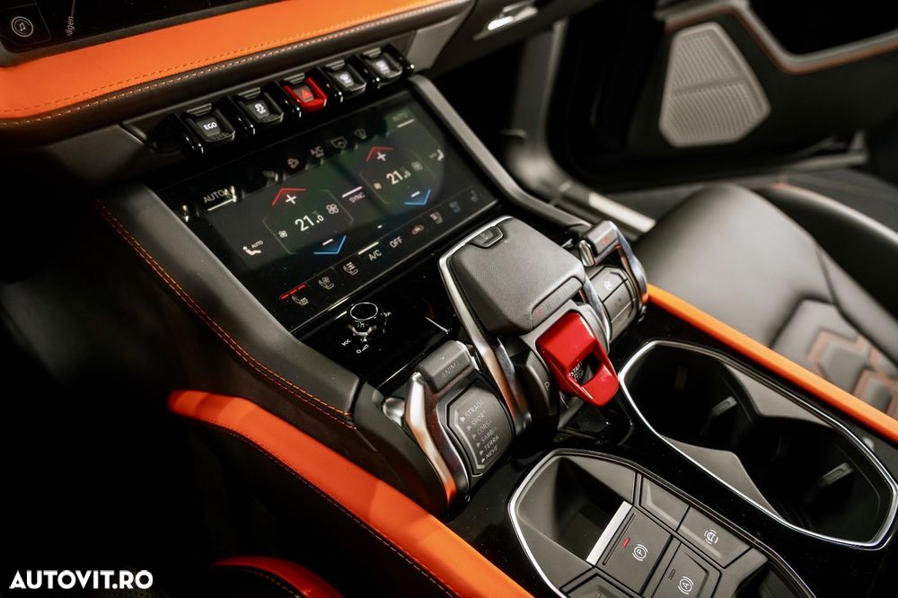 Lamborghini URUS - 19