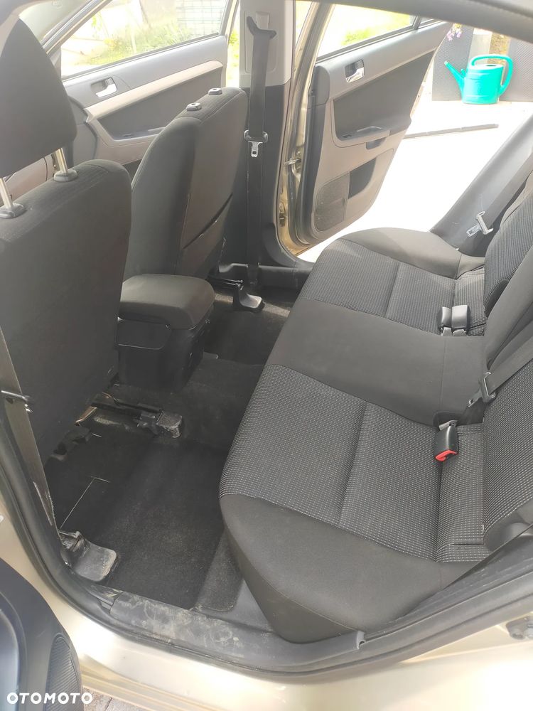 Mitsubishi Lancer 1.8 Intense - 14