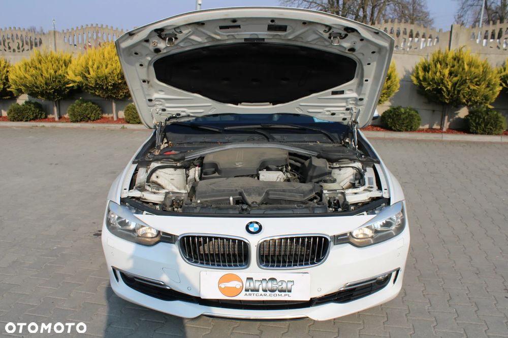 BMW Seria 3 328i xDrive Sport Line - 35