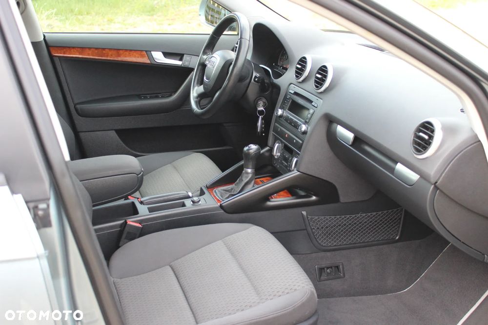 Audi A3 Sportback 1.6 Ambiente - 20