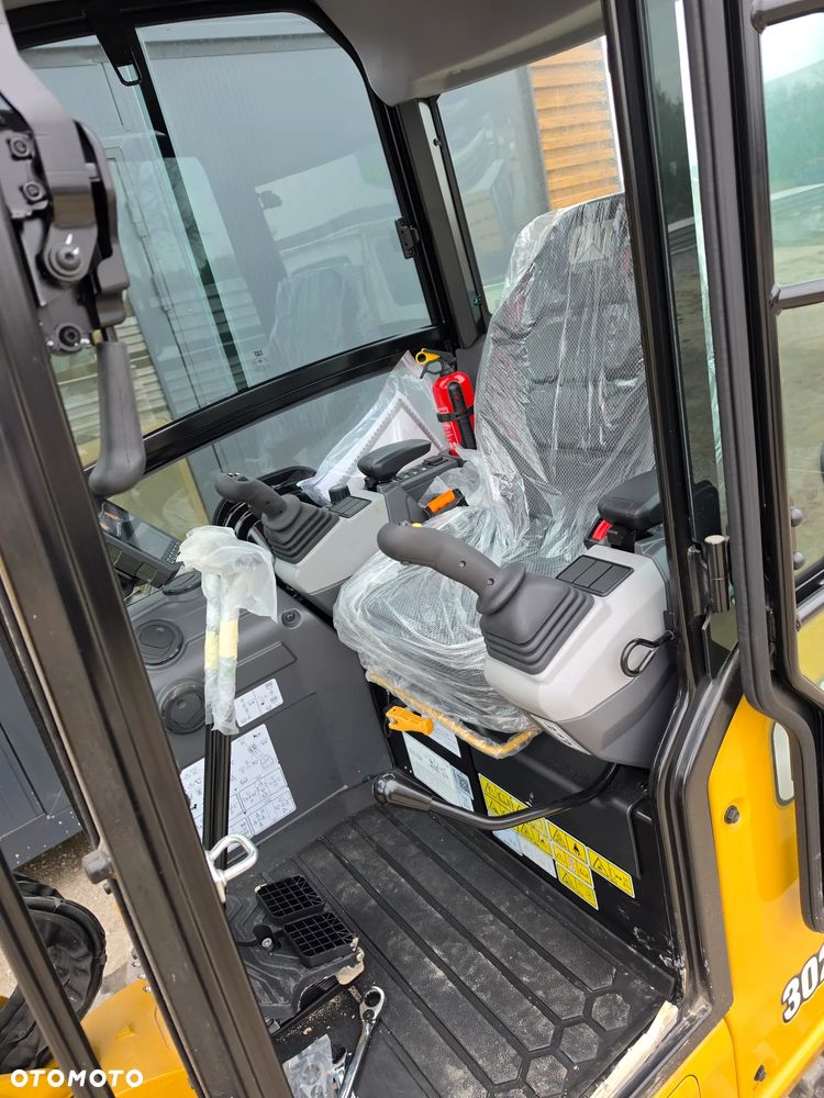 Caterpillar 302.7 CR - 15