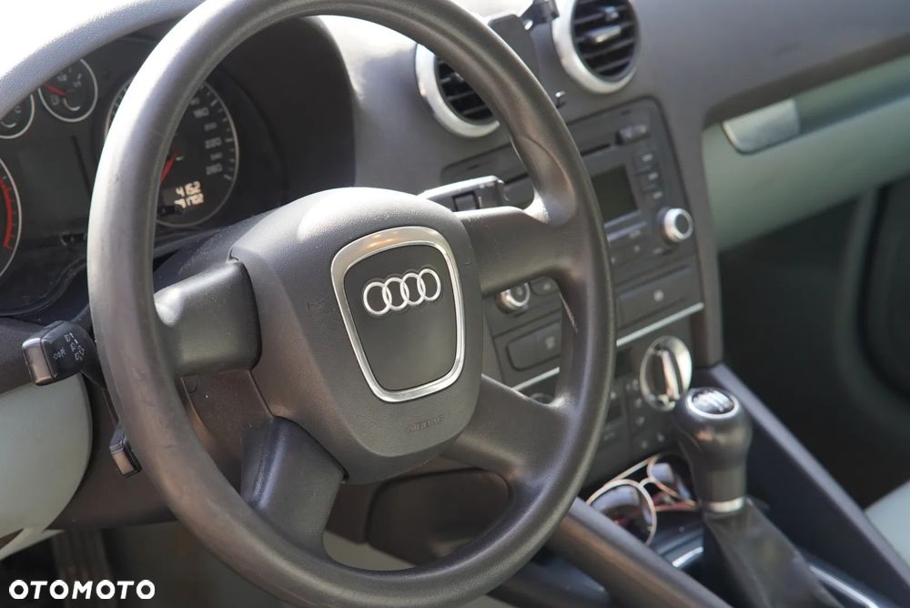 Audi A3 Sportback 2.0 TDI DPF Attraction - 11