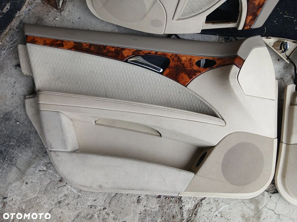 MERCEDES E 211 tapicerka boczek dekor drewno  drzwi szare elegance - 2