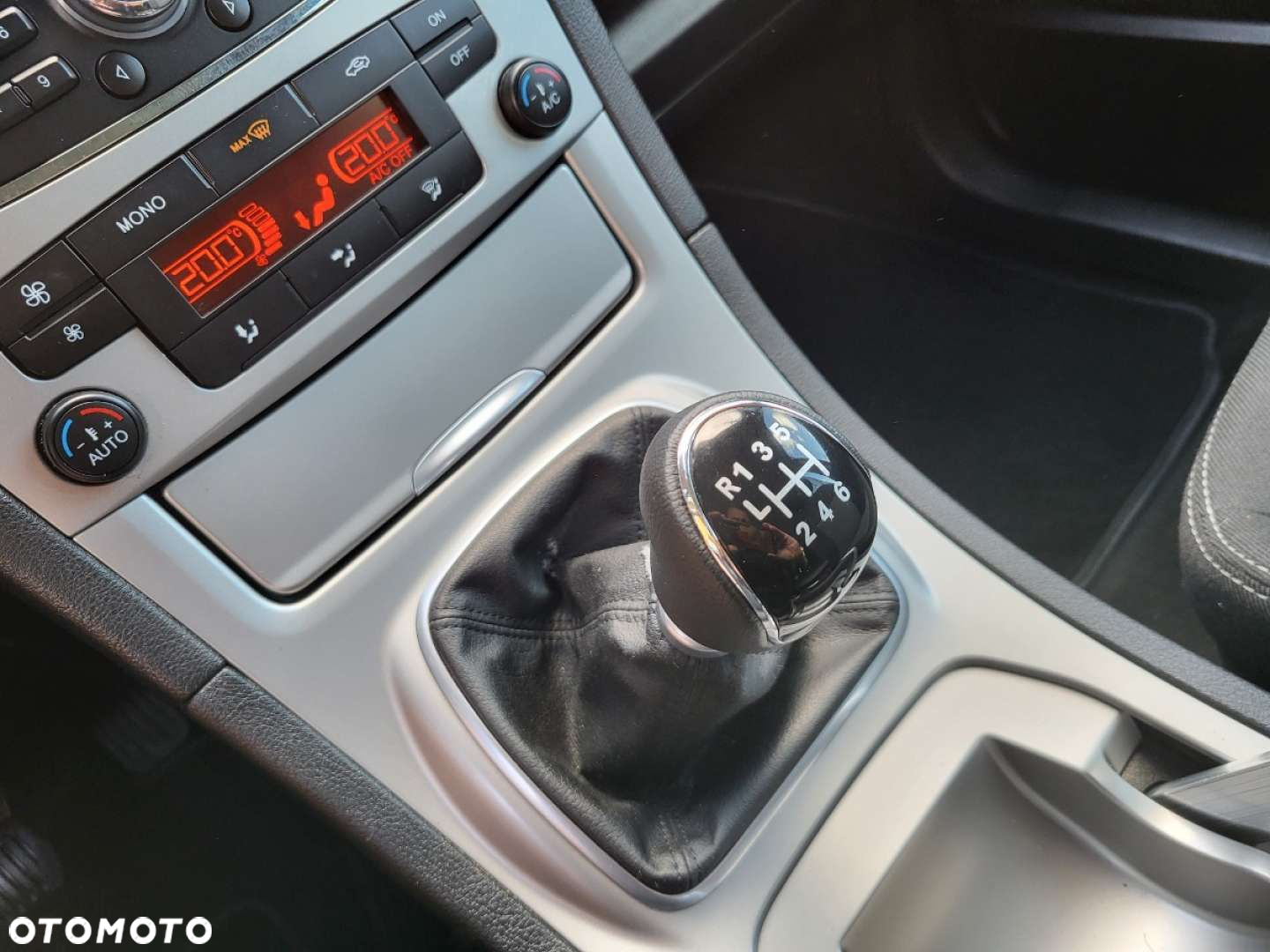 Ford Galaxy - 13