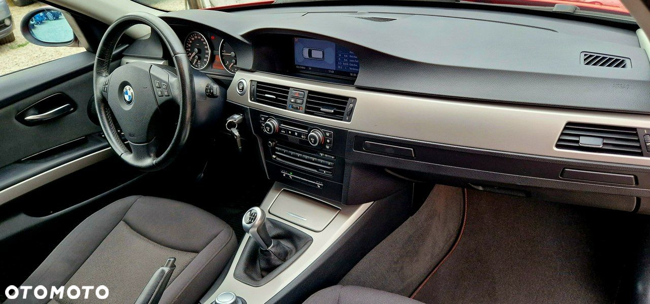 BMW Seria 3 320d - 28
