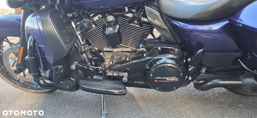 Harley-Davidson Touring Road Glide - 8