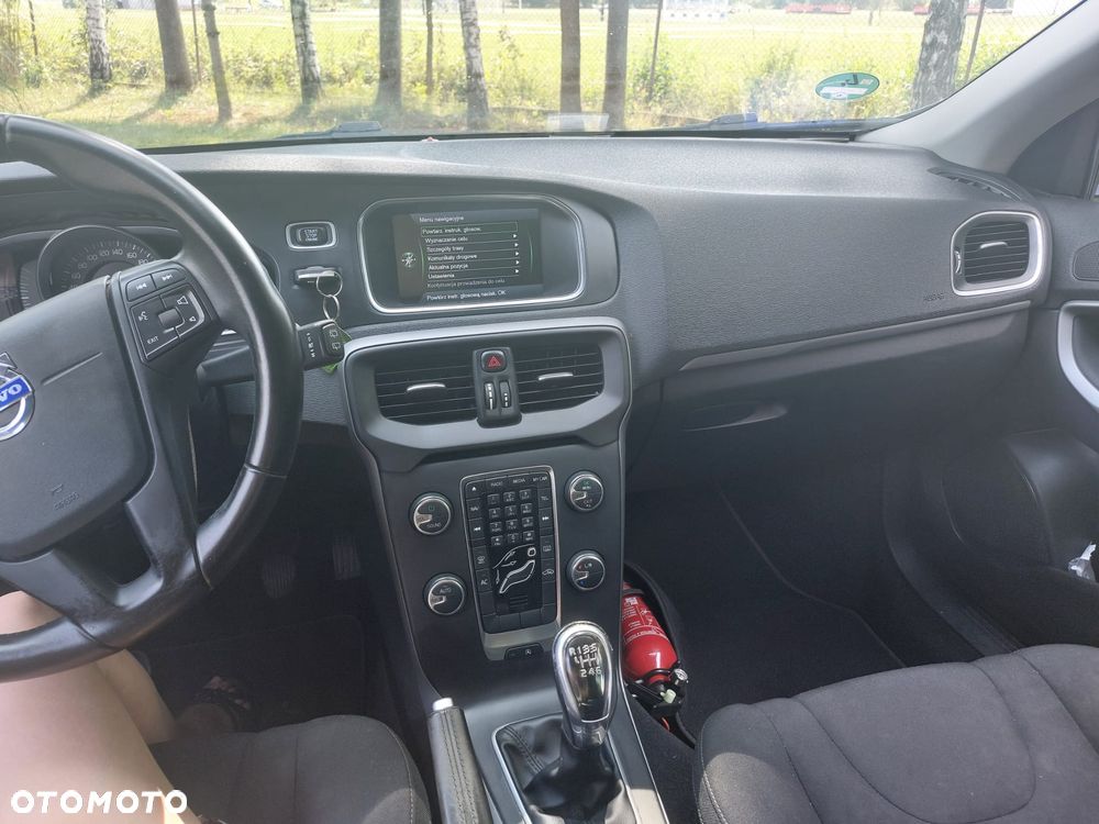 Volvo V40 D2 Base - 12