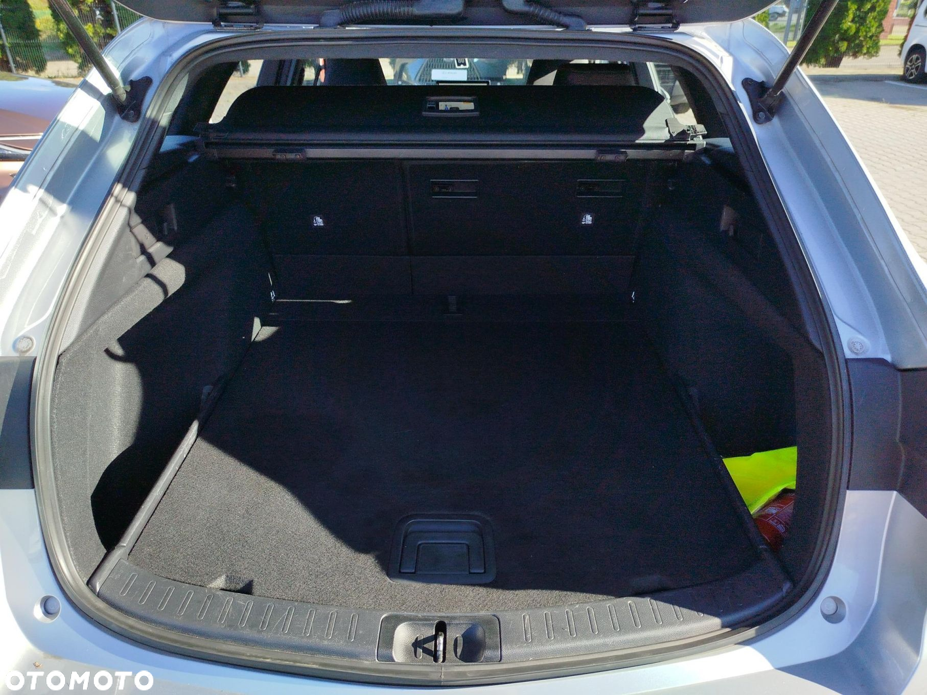Toyota Corolla - 16