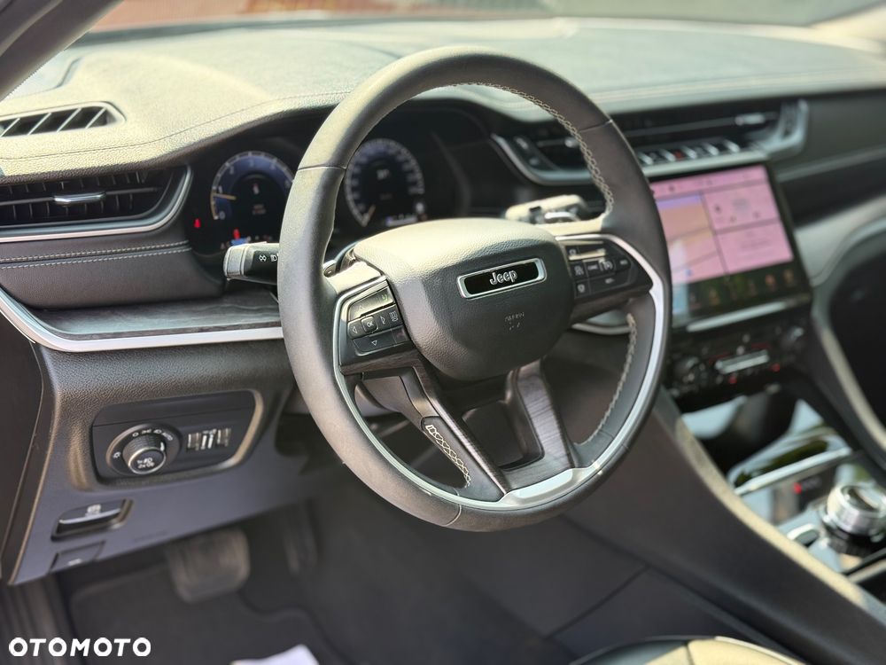 Jeep Grand Cherokee - 16
