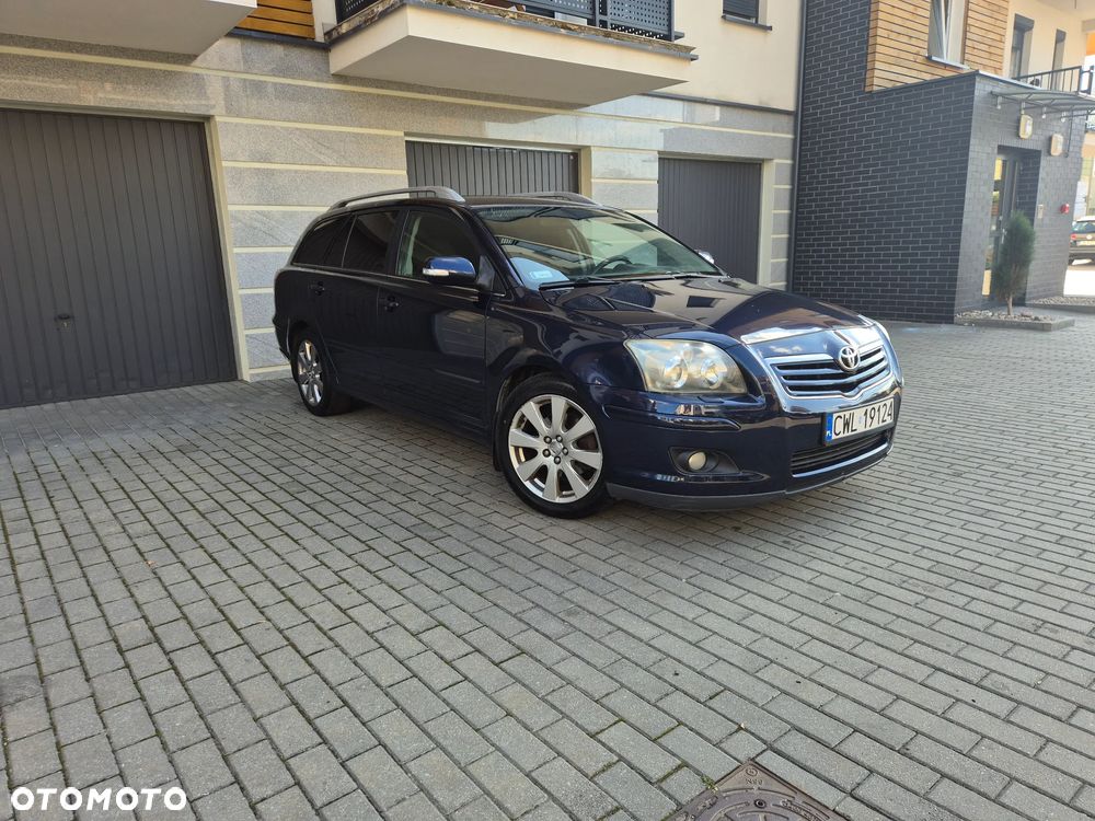 Toyota Avensis - 2