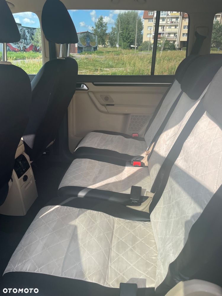 Volkswagen Touran 2.0 TDI DPF Highline DSG - 17