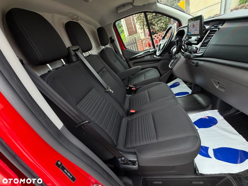 Ford TRANSIT CUSTOM - 12
