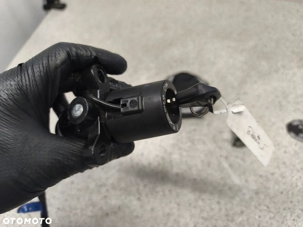 Stacyjka, zamek, korek wlewu paliwa Triumph Trident 660 2022 - 3