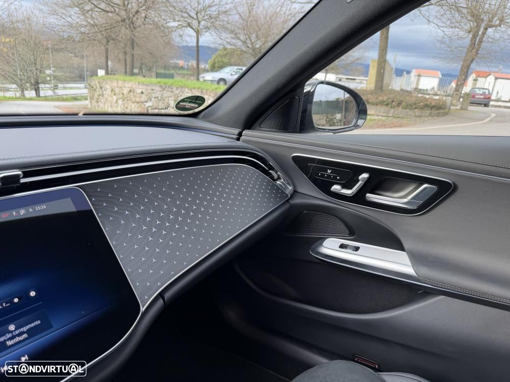 Mercedes-Benz E 300 e AMG Line - 28